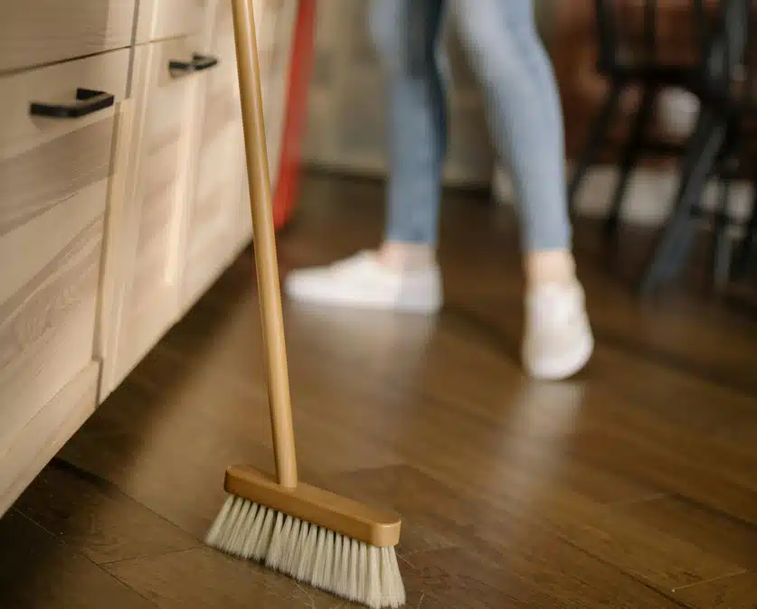 CESU préfinancé infirmière libérale : services à la personne à domicile Service de ménage à domicile financé par un chèque CESU pour une infirmière libérale